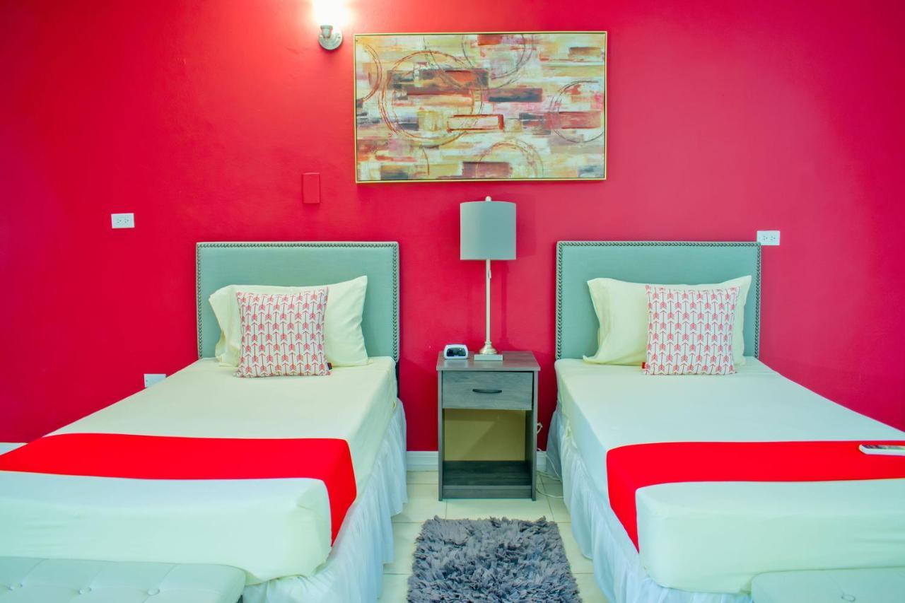 Donhead New Kingston Apt 5 Luaran gambar