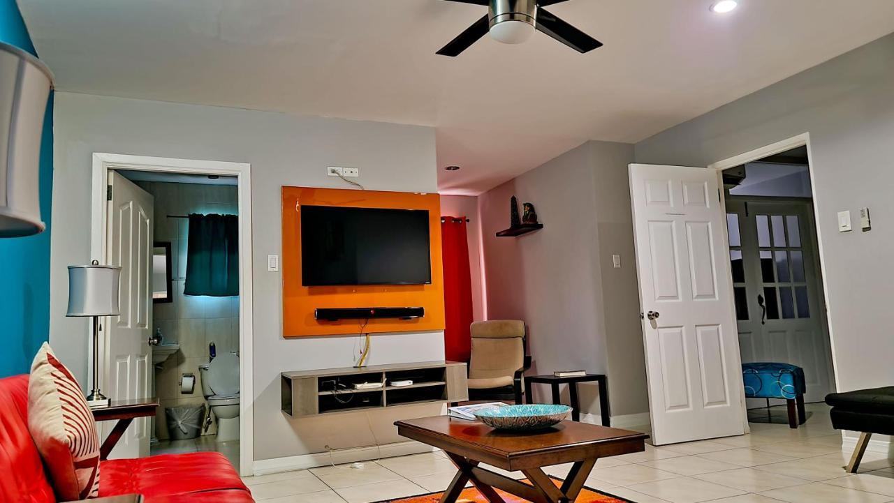 Donhead New Kingston Apt 5 Luaran gambar