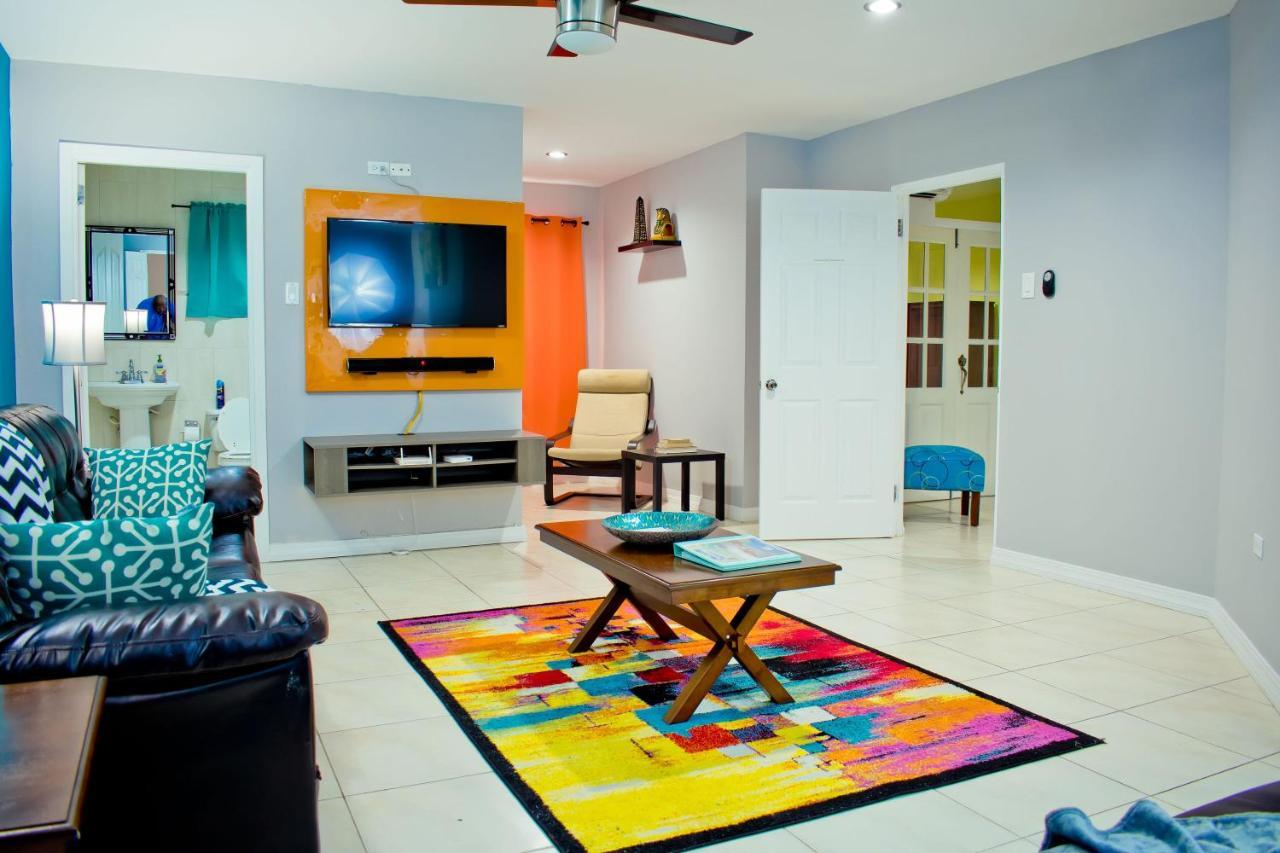 Donhead New Kingston Apt 5 Luaran gambar