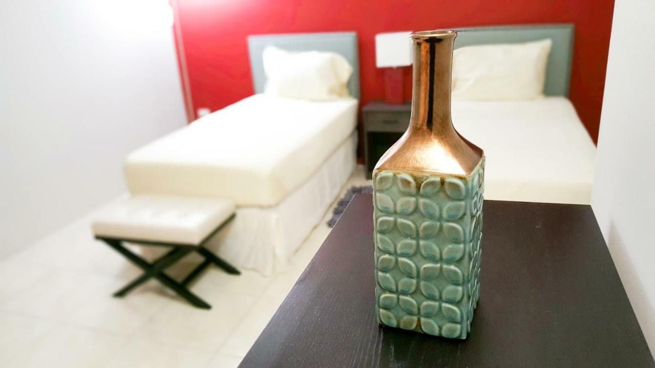 Donhead New Kingston Apt 5 Luaran gambar